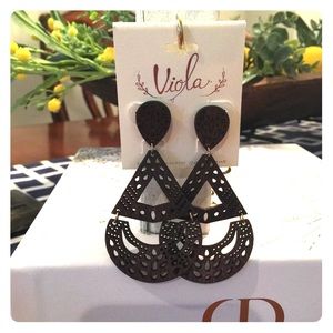 Brown wood design earrings